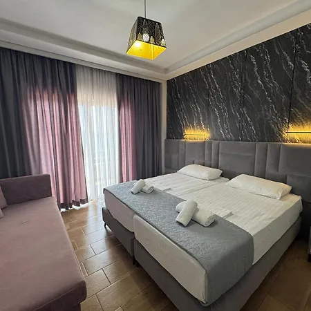 Pini 3* Sarandë